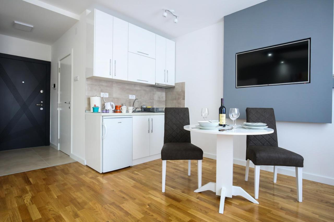 Manirosi 3 Apartman Subotica Buitenkant foto