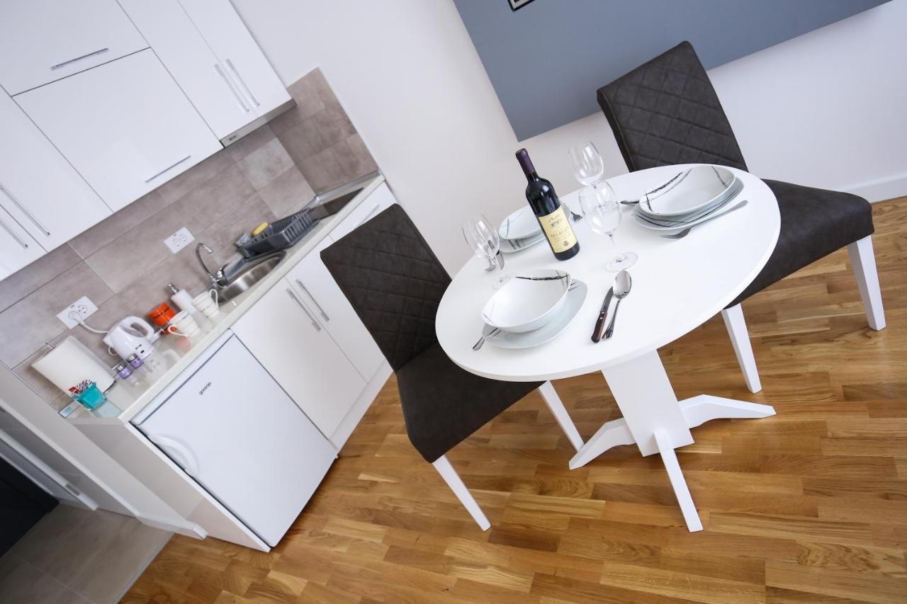 Manirosi 3 Apartman Subotica Buitenkant foto