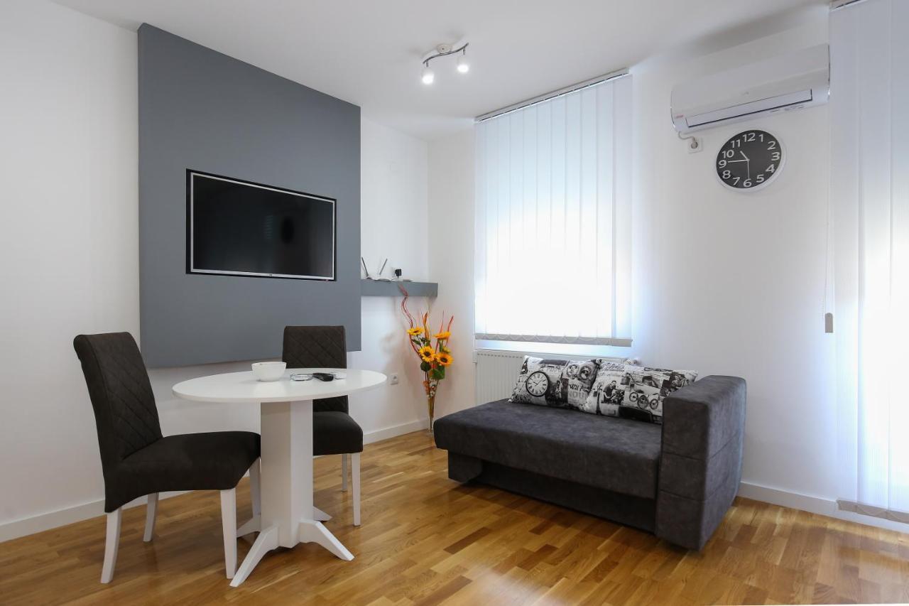 Manirosi 3 Apartman Subotica Buitenkant foto